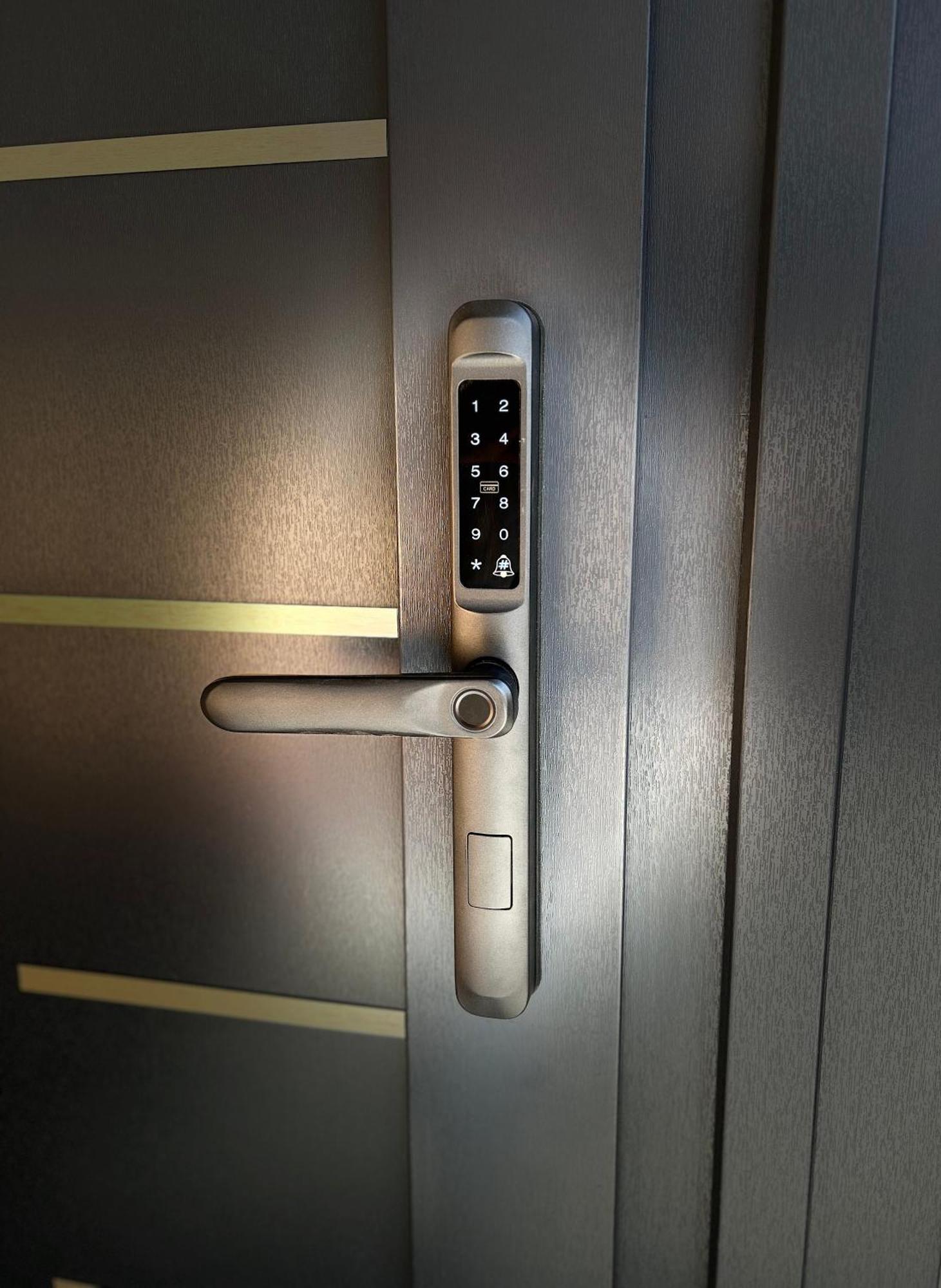 Monarc Boutique Aparthotel - Self Check-In Visan Exterior photo