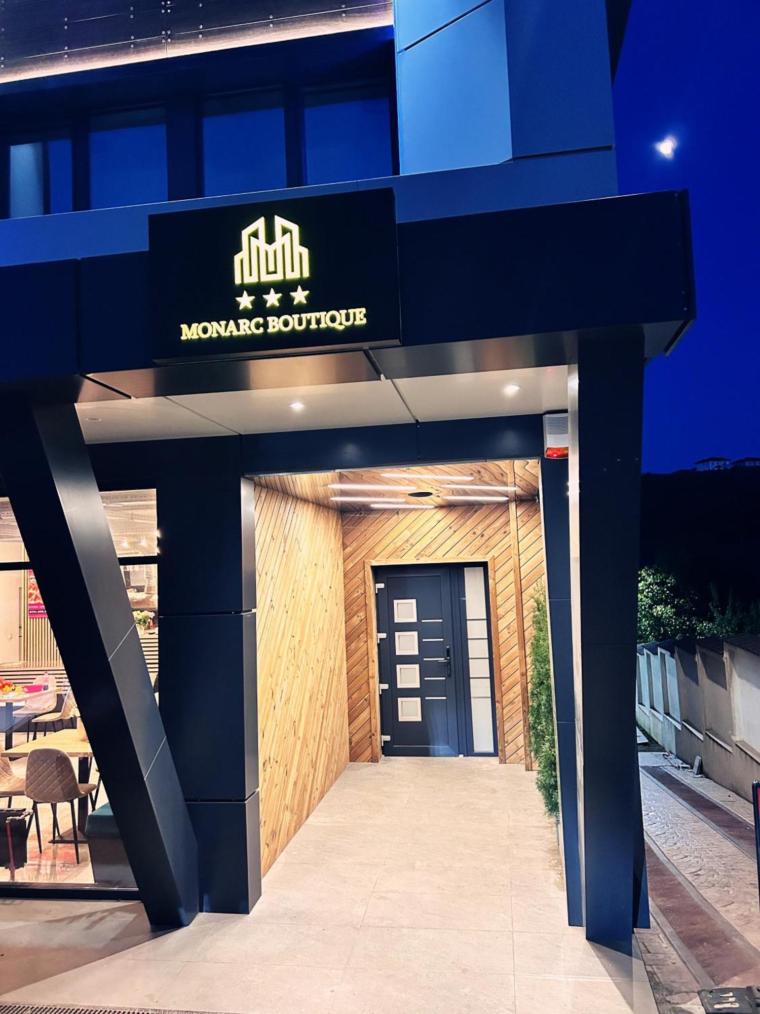 Monarc Boutique Aparthotel - Self Check-In Visan Exterior photo