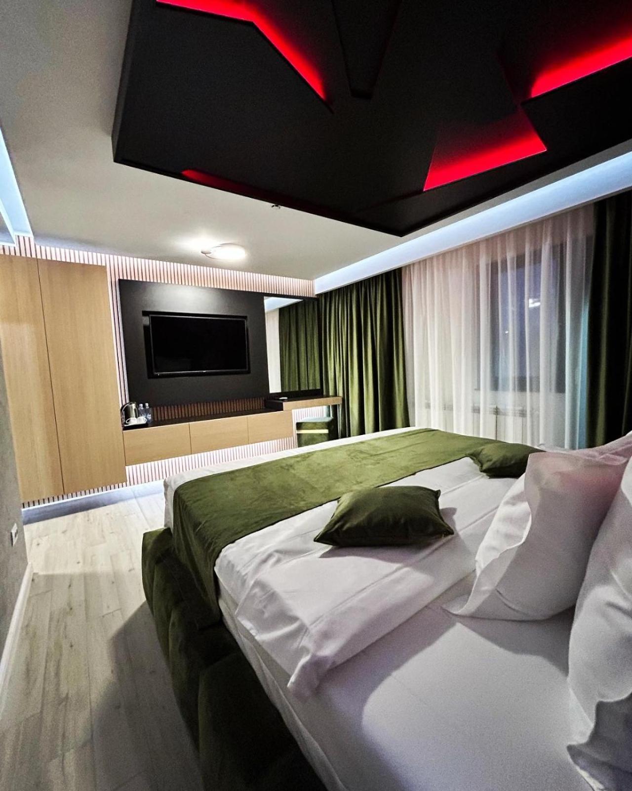 Monarc Boutique Aparthotel - Self Check-In Visan Exterior photo