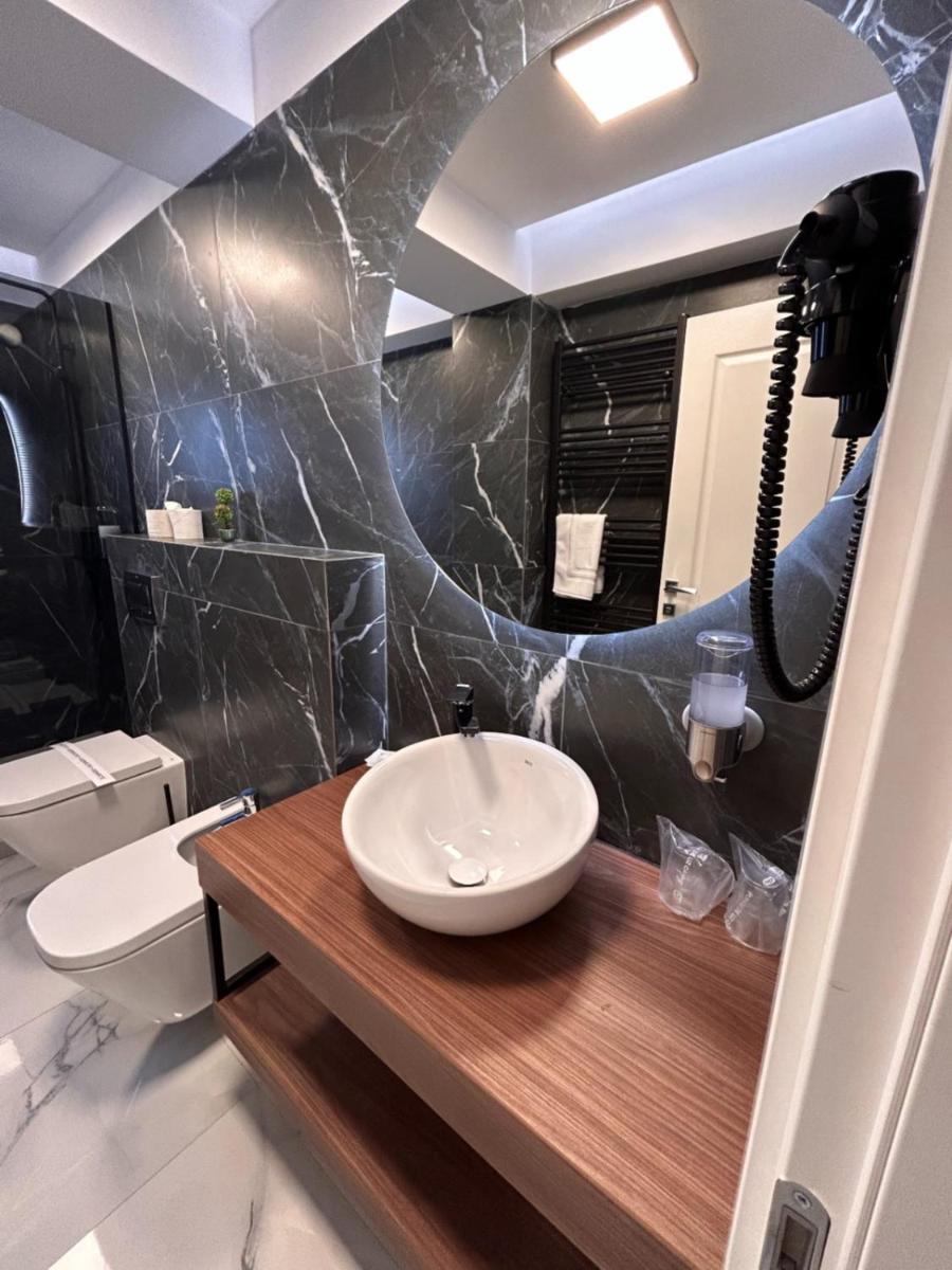 Monarc Boutique Aparthotel - Self Check-In Visan Exterior photo