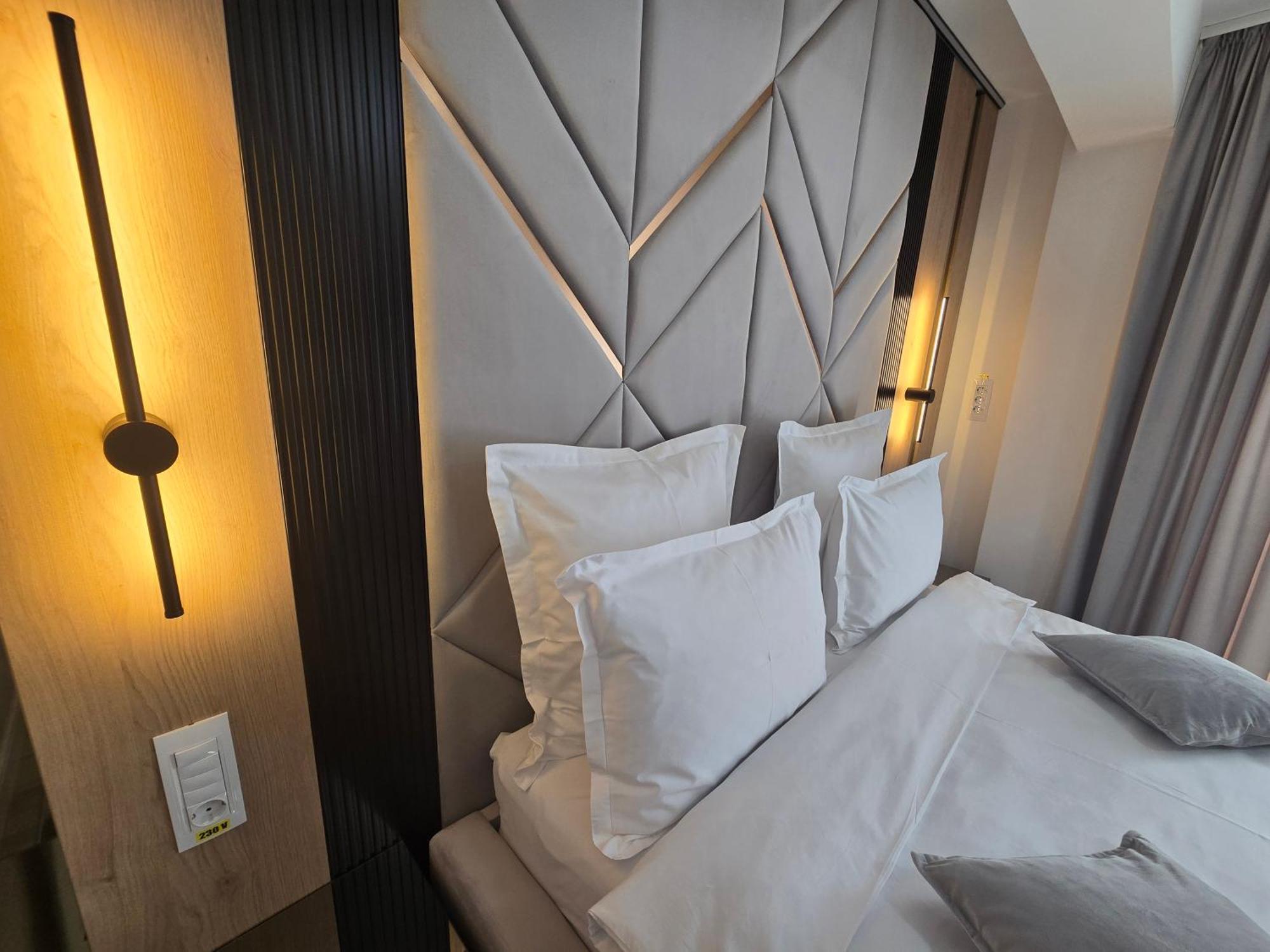 Monarc Boutique Aparthotel - Self Check-In Visan Exterior photo
