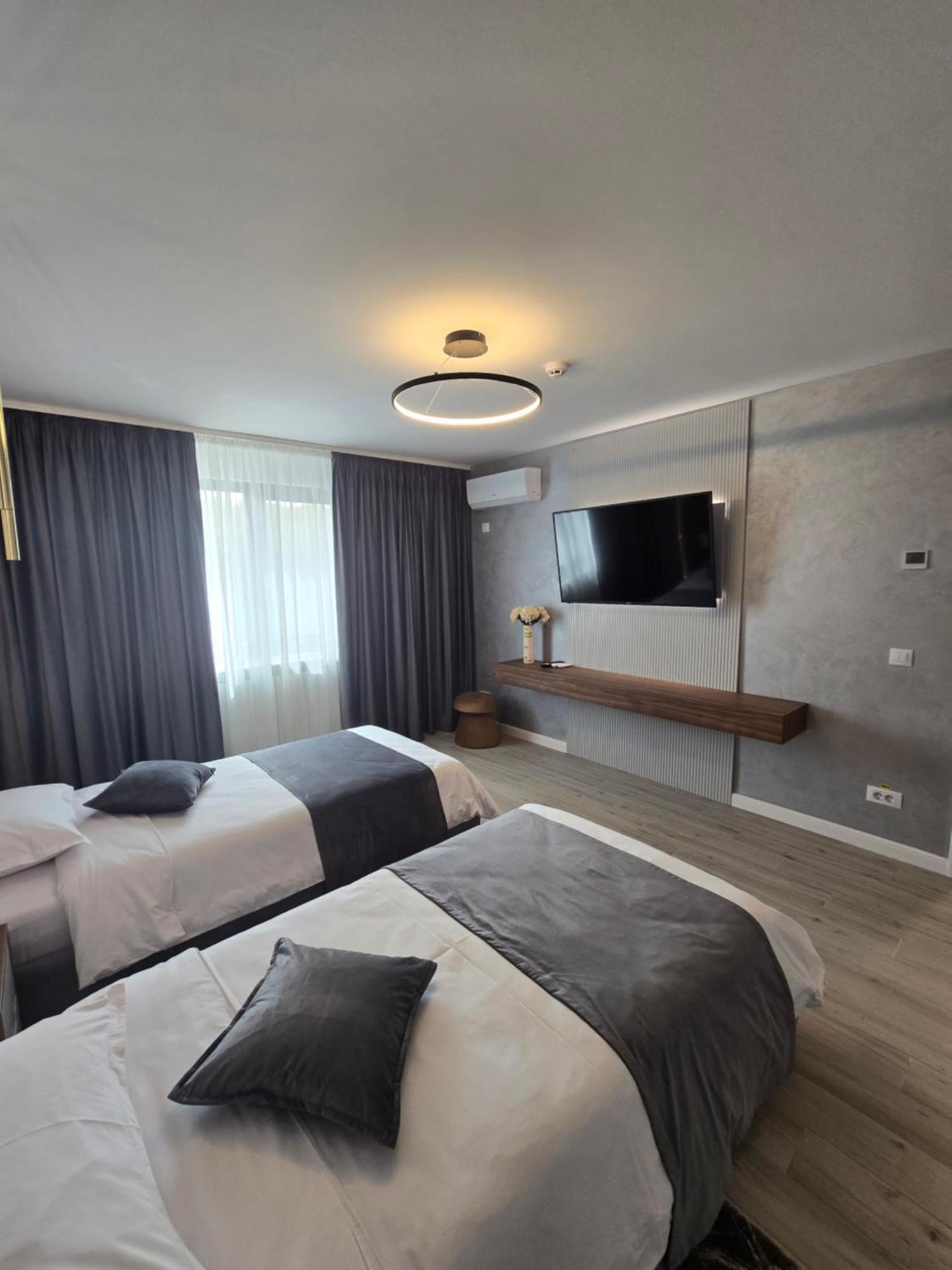 Monarc Boutique Aparthotel - Self Check-In Visan Exterior photo
